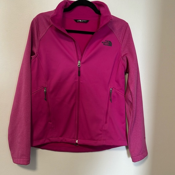 Pink North Face Windwall Jacket Women’s Medium. - Picture 3 of 9